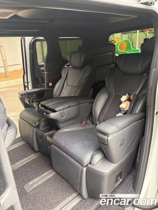 Toyota Alphard 4세대 2.5 HEV Executive AWD, 2024 16