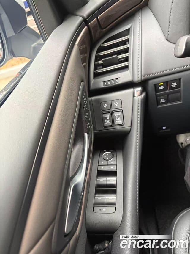 Toyota Alphard 4세대 2.5 HEV Executive AWD, 2024 17