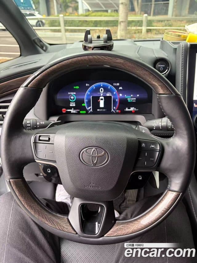 Toyota Alphard 4세대 2.5 HEV Executive AWD, 2024 18