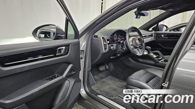 Porsche Cayenne (PO536) 3.0 купе, 2021 10