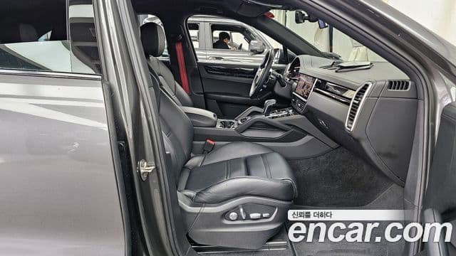 Porsche Cayenne (PO536) 3.0 купе, 2021 11