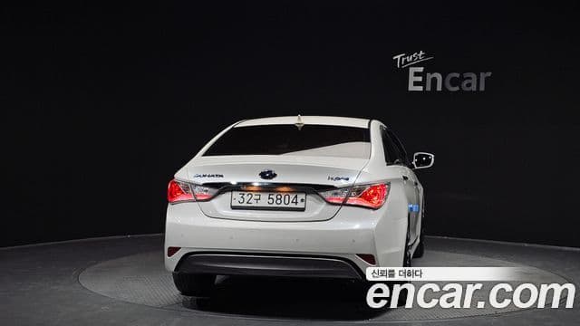 Hyundai Sonata гибрид Modern, 2014 4
