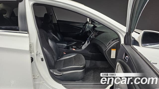 Hyundai Sonata гибрид Modern, 2014 8