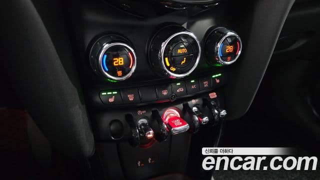 Mini Cooper D 3세대, 2019 17