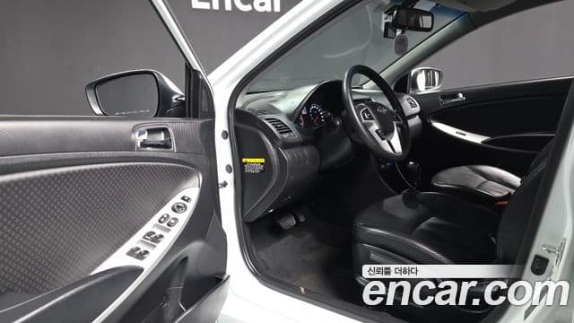 Hyundai Accent(новый кузов / новое поколение) Premier, 2012 10