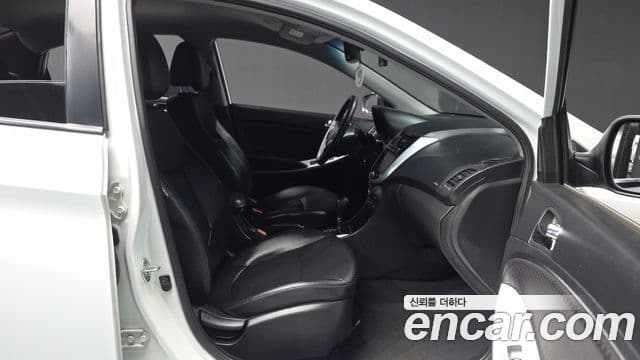 Hyundai Accent(новый кузов / новое поколение) Premier, 2012 11