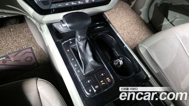 Kia All New Carnival Noblesse, 2018 9