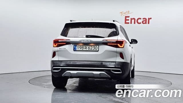 Kia Seltos Signature, 2022 4