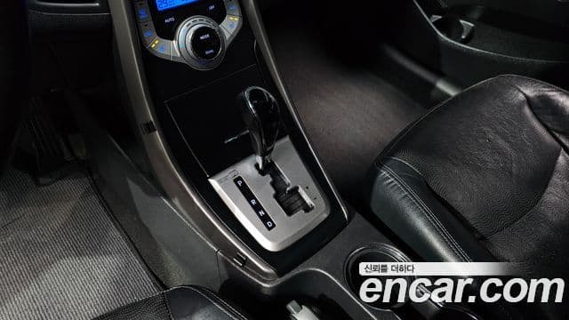 Hyundai Avante MD Luxury, 2012 9