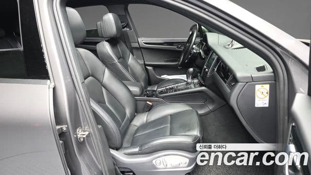 Porsche Macan 95B, 2015 11