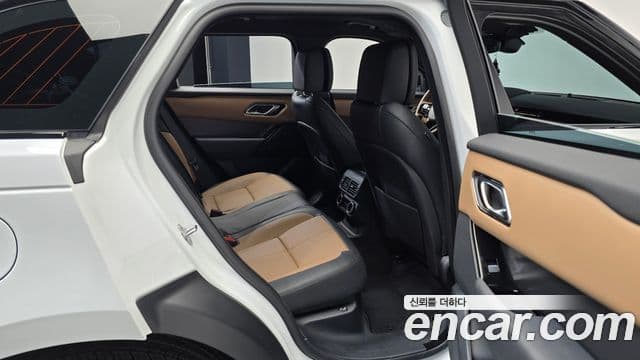 Land Rover Range Rover Velar 3.0 P400 Dynamic HSE, 2025 12