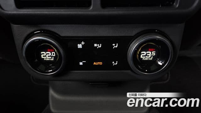 Land Rover Range Rover Velar 3.0 P400 Dynamic HSE, 2025 18