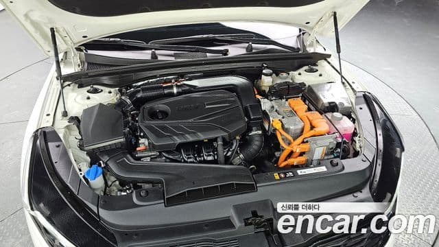 Kia K5 гибрид 3세대 Signature, 2023 6