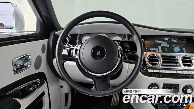 Rolls-Royce 고스트 6.6 EWB V12, 2019 13