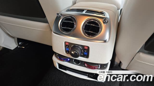 Rolls-Royce 고스트 6.6 EWB V12, 2019 19