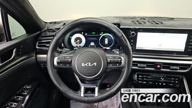 Kia K5 гибрид 3세대 Signature, 2023 14