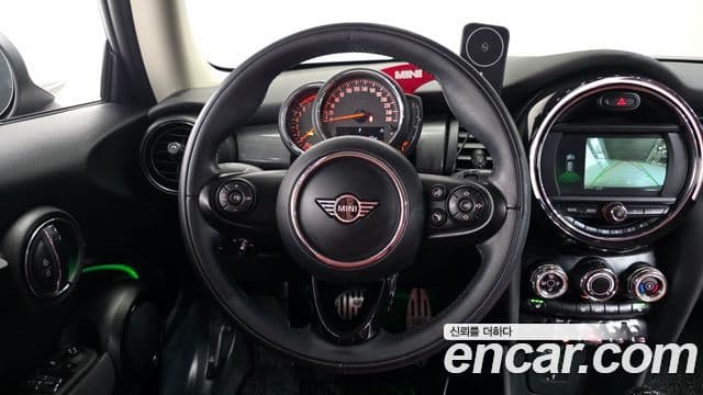 Mini Cooper 3세대, 2020 13