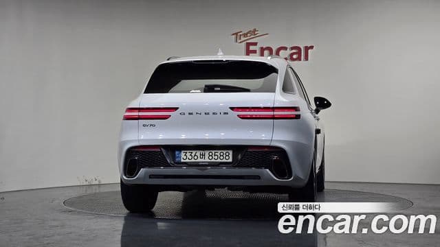 Genesis GV70, 2021 4