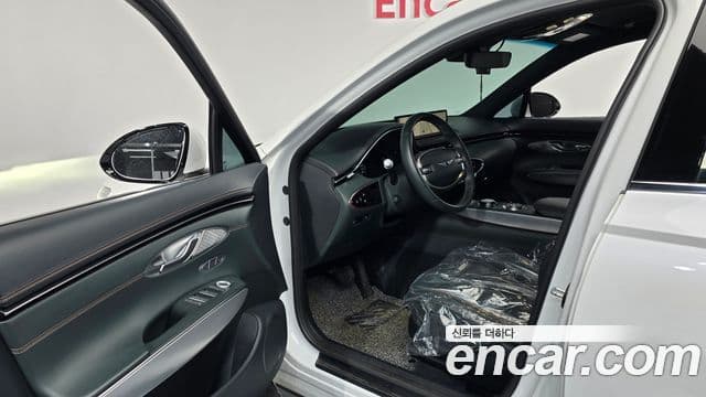 Genesis GV70, 2021 10