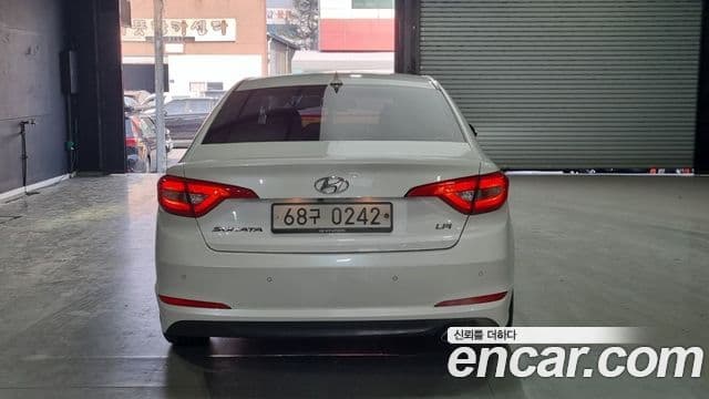Hyundai LF Sonata Premium, 2017 4