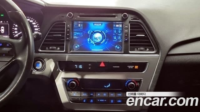 Hyundai LF Sonata Premium, 2017 10