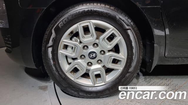 Hyundai Staria Modern, 2025 все фото