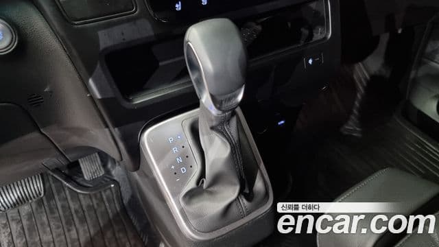 Hyundai Staria Modern, 2025 9