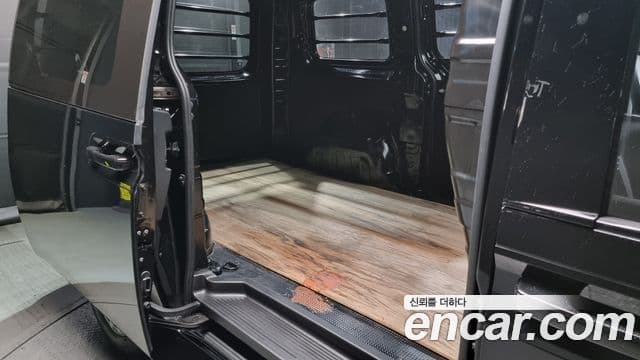 Hyundai Staria Modern, 2025 12