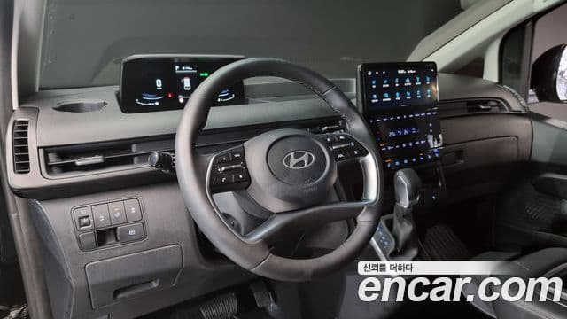 Hyundai Staria Modern, 2025 13