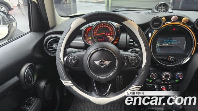 Mini Cooper D 3세대, 2016 14