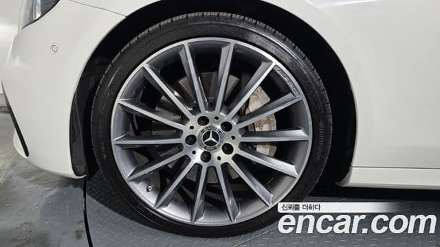 Mercedes-Benz E-класс W213 AMG Line, 2022 все фото