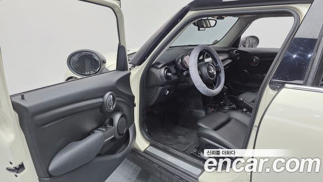 Mini Cooper D 3세대, 2017 11