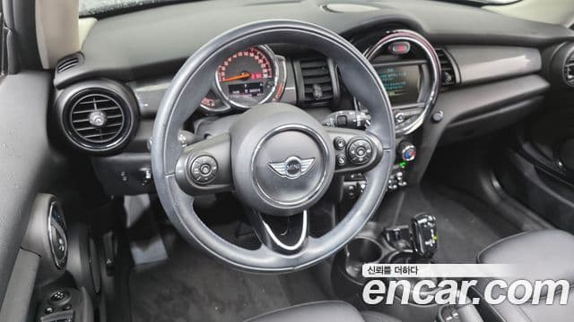 Mini Cooper D 3세대, 2018 13