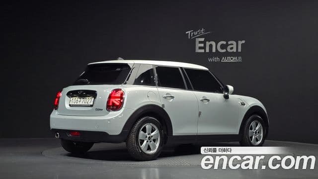 Mini Cooper 3세대, 2021 2