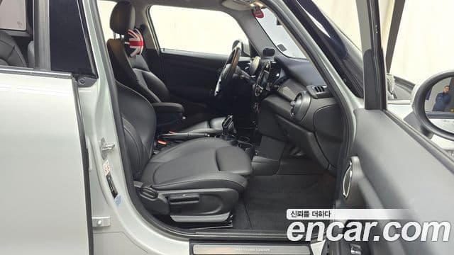 Mini Cooper 3세대, 2021 11