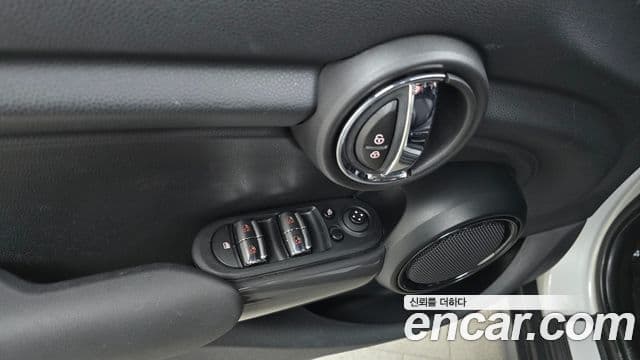 Mini Cooper 3세대, 2021 17