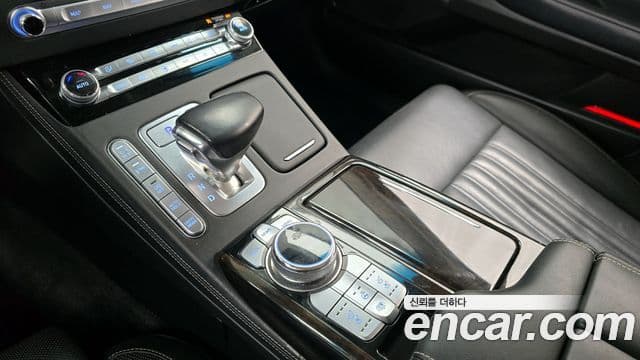 Genesis G90 Premium Luxury, 2019 9