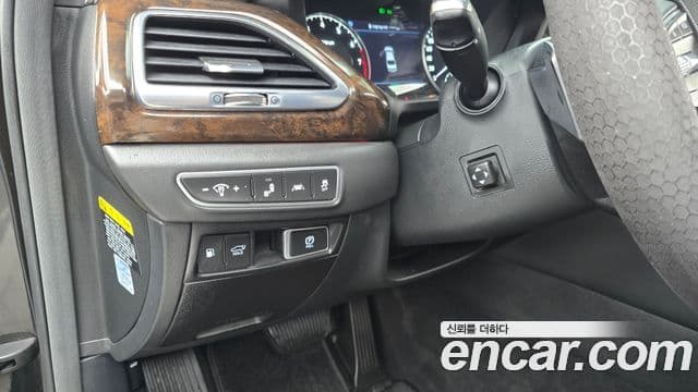 Genesis G90 Premium Luxury, 2019 18