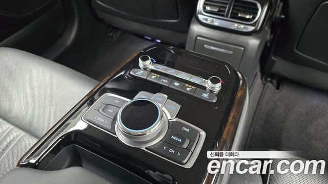 Genesis G90 Premium Luxury, 2019 19