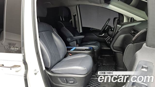 Hyundai Staria Inspiration, 2022 10