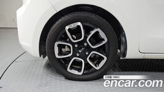 Kia The / новый New Ray Signature, 2021 все фото