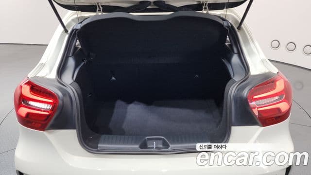 Mercedes-Benz A-класс W176 AMG Line, 2018 20