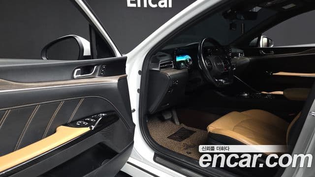 Kia K5 3세대 Signature, 2022 10