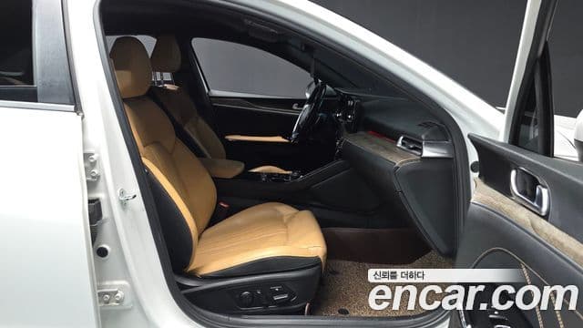 Kia K5 3세대 Signature, 2022 11