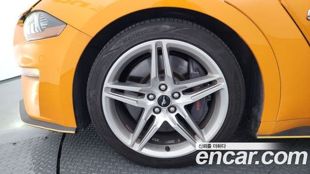 Ford Mustang GT кабриолет, 2019 все фото