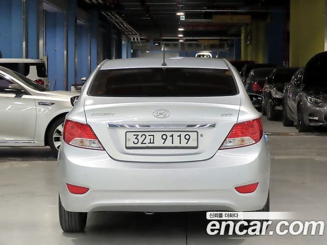 Hyundai Accent(новый кузов / новое поколение) Premier, 2012 3