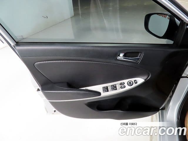 Hyundai Accent(новый кузов / новое поколение) Premier, 2012 15