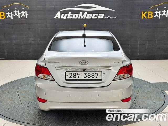 Hyundai Accent(новый кузов / новое поколение) Premier, 2011 7