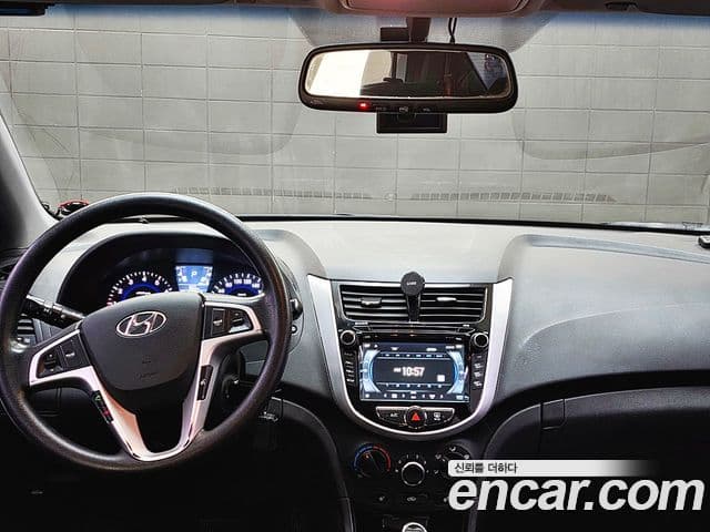 Hyundai Accent(новый кузов / новое поколение) Premier, 2011 10