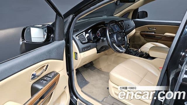 Kia All New Carnival President, 2016 12
